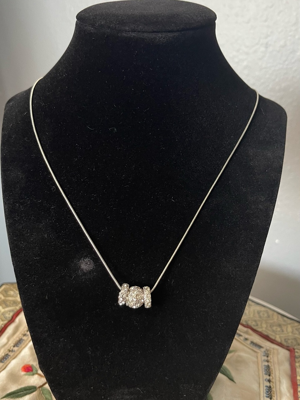 Crystal Cluster Pendant Fashion Necklace in Silver Tone